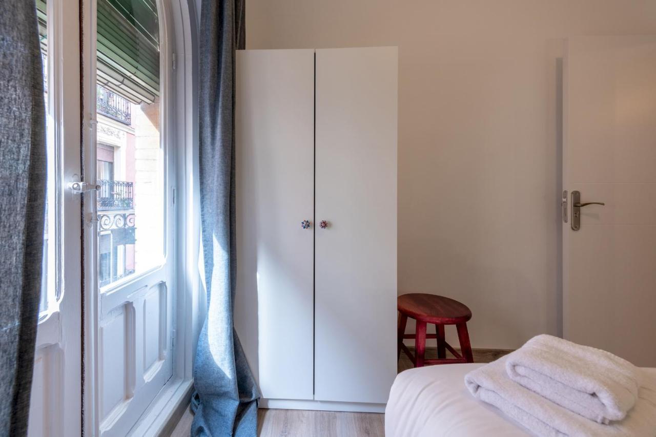 3 Bedrooms 1 Bathroom Furnished - Lavapies- Mintystay Мадрид Екстериор снимка