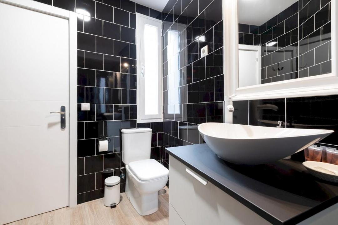 3 Bedrooms 1 Bathroom Furnished - Lavapies- Mintystay Мадрид Екстериор снимка